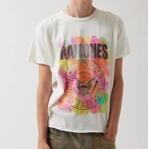 NWOT Urban Outfitters The Ramones Escape From New York Tour Tee Size XL